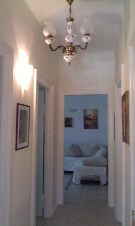 Adagio Theatre Apartment Split Bilik gambar