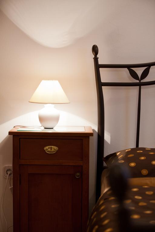 Adagio Theatre Apartment Split Bilik gambar